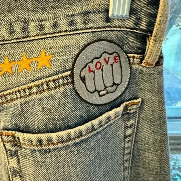 Pacsun patched girlfriend jeans, patches, distressed, raw hem. Size 24 - Picture 15 of 16